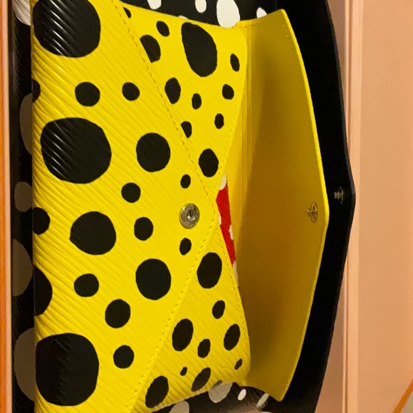 NIB Louis Vuitton Yayoi Kusama Black/White Epi Leather LV x YK Kirigami Set - Picture 5 of 5